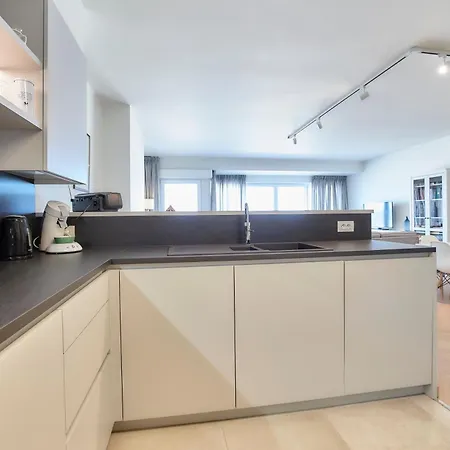 Lecomte - The Shorline Coastal Walks 63 *