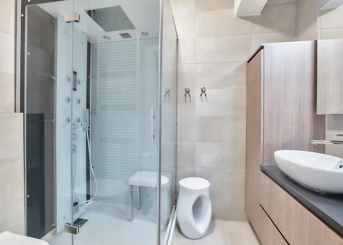 Lecomte - The Shorline Coastal Walks 63 *